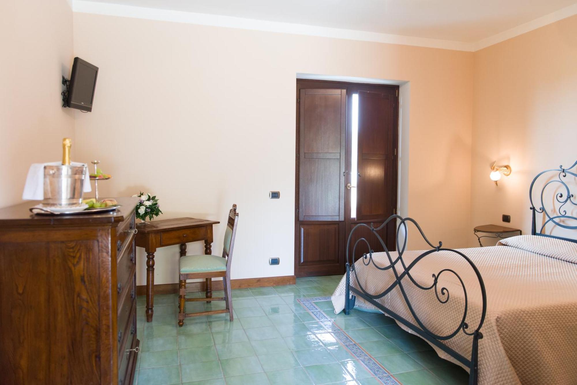 La Vecchia Torre Villa San Nicola Manfredi Bagian luar foto